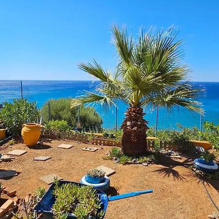 شقة Ra's Seacastle